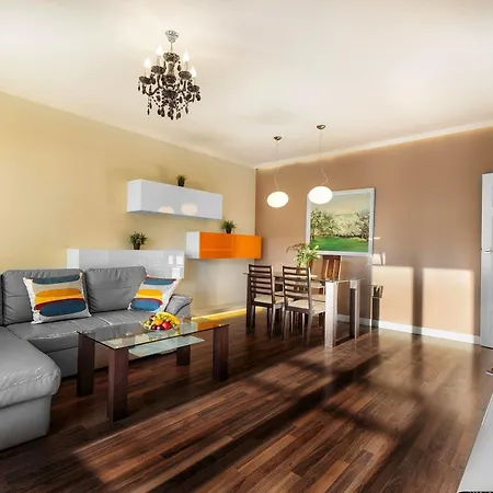 Aparts Apartament *